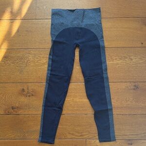 SPANX Black and Gray Leggings Like New